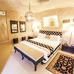 Hezen Cave 호텔 4*