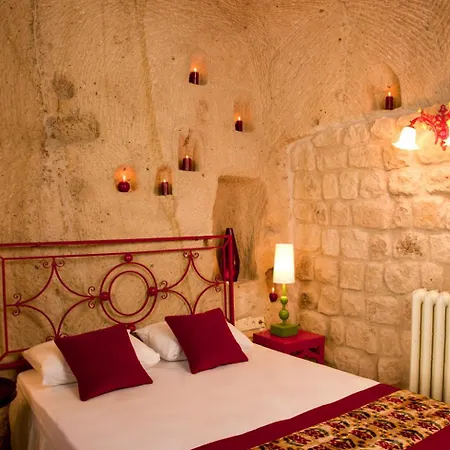 Hezen Cave Hotell 4*