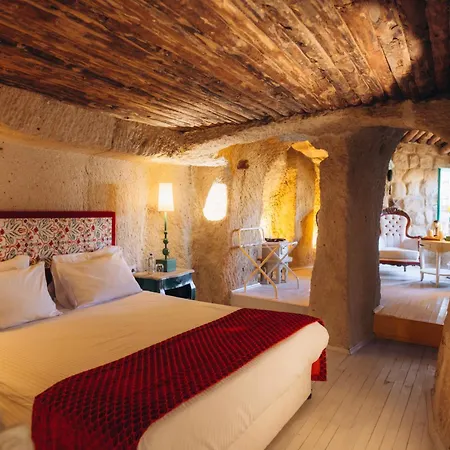 Hezen Cave Hotel 4*