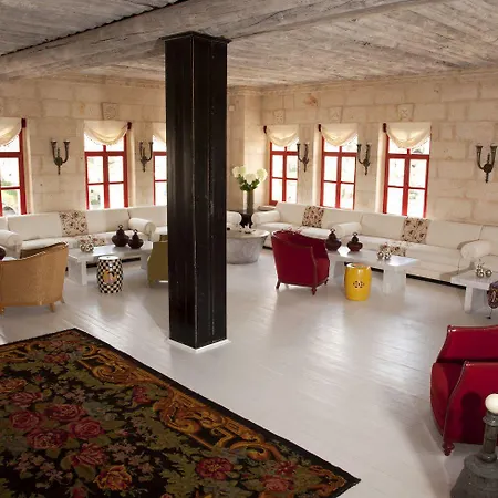 Hotel Hezen Cave