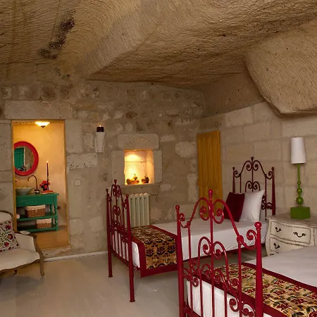 Hezen Cave Hotel 4*