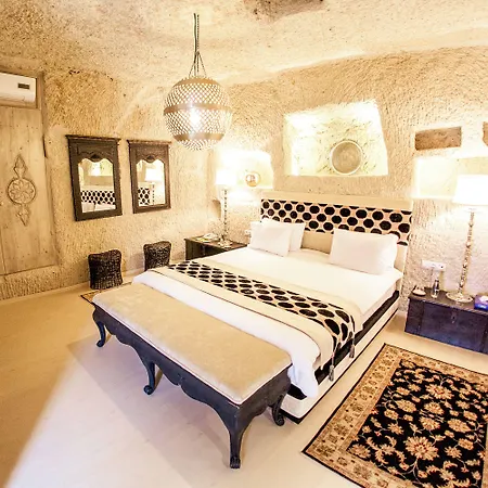 Hezen Cave Hotell 4*