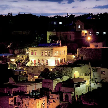 Hezen Cave Hotell 4*