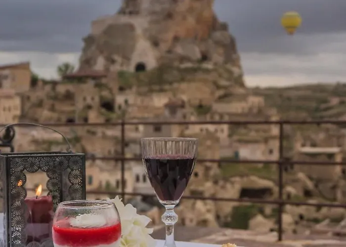 Hezen Cave Hotell 4*