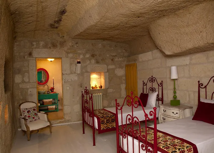 Hezen Cave Hotell 4*